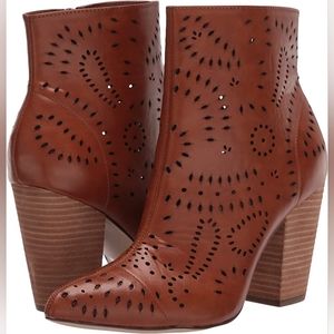 Carlos Santana Taryn Booties | Size 9